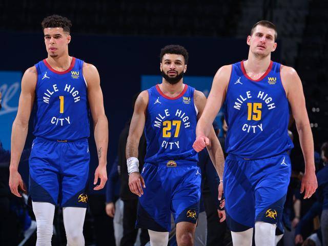 [游泳]张展硕夺得男子200米个人混合泳冠军