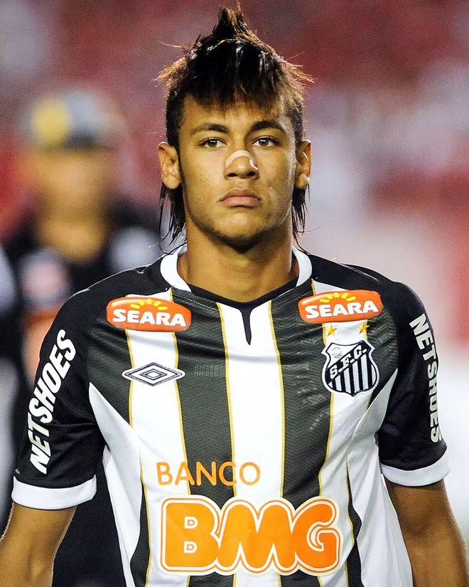 中超：武汉三镇2-0战胜上海申花