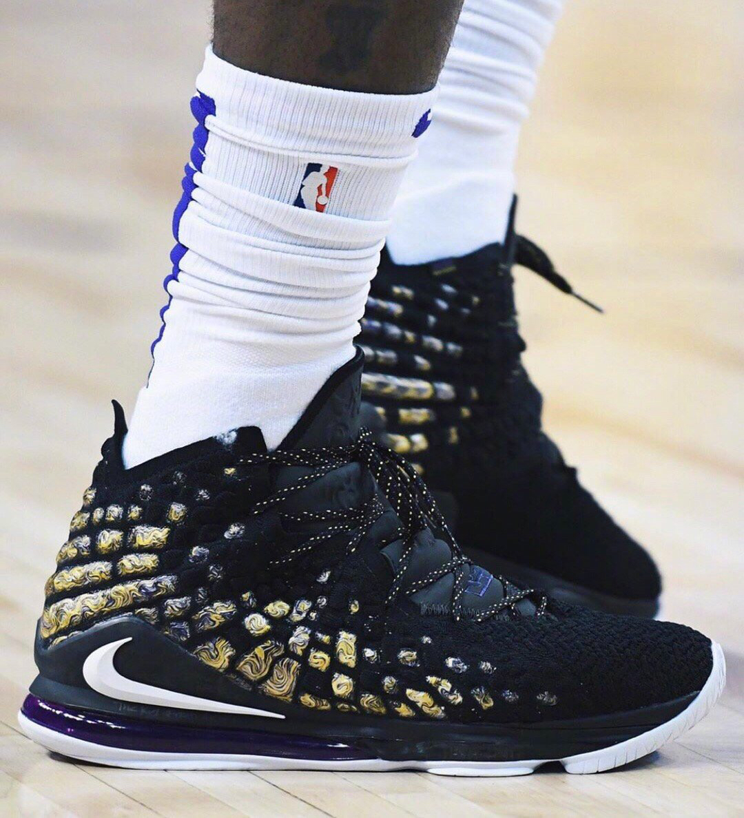 抢分之战：伊万“留两手” 国足“拼两点”