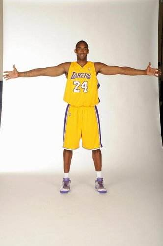 打枪！适配手机碎片时间生态，不同于动作大世界的二游赛道如何去做