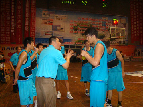 只有