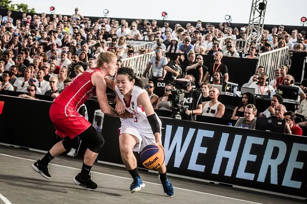 西甲｜ 争冠双雄正面对决 巴塞冲击马体会不败主场