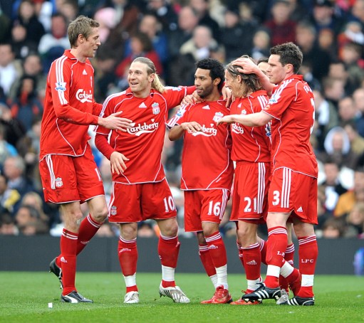 299场，巴尔韦德距离皇马正式比赛300场里程碑只差一场