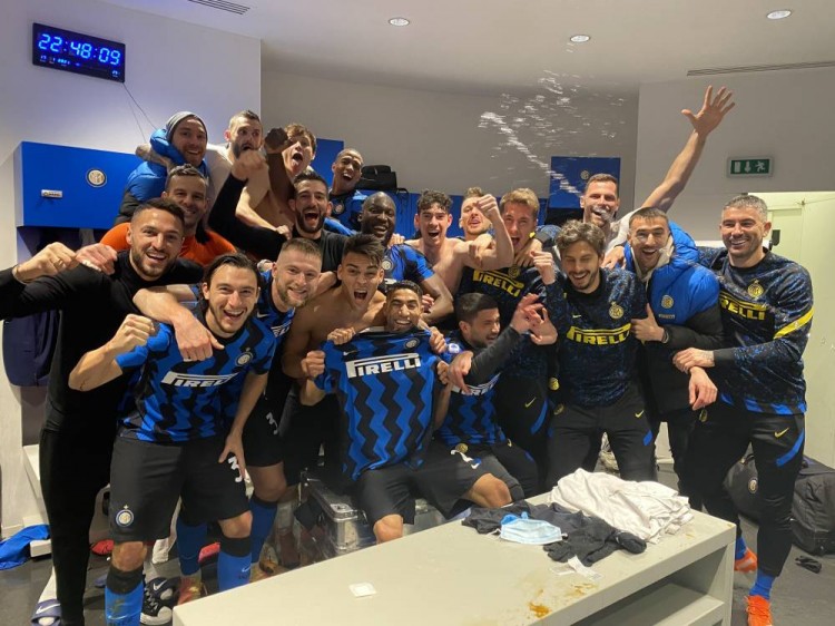 巴多萨再胜一场将反超郑钦文！纳瓦罗穷追不舍，中国网球迎低潮期